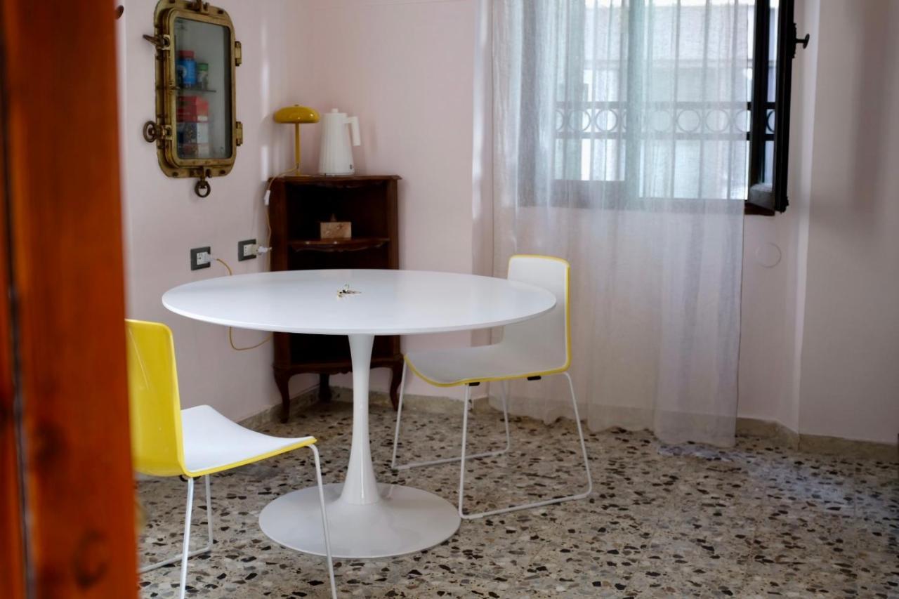 Venetian pink apartment in Dorsoduro Eksteriør bilde